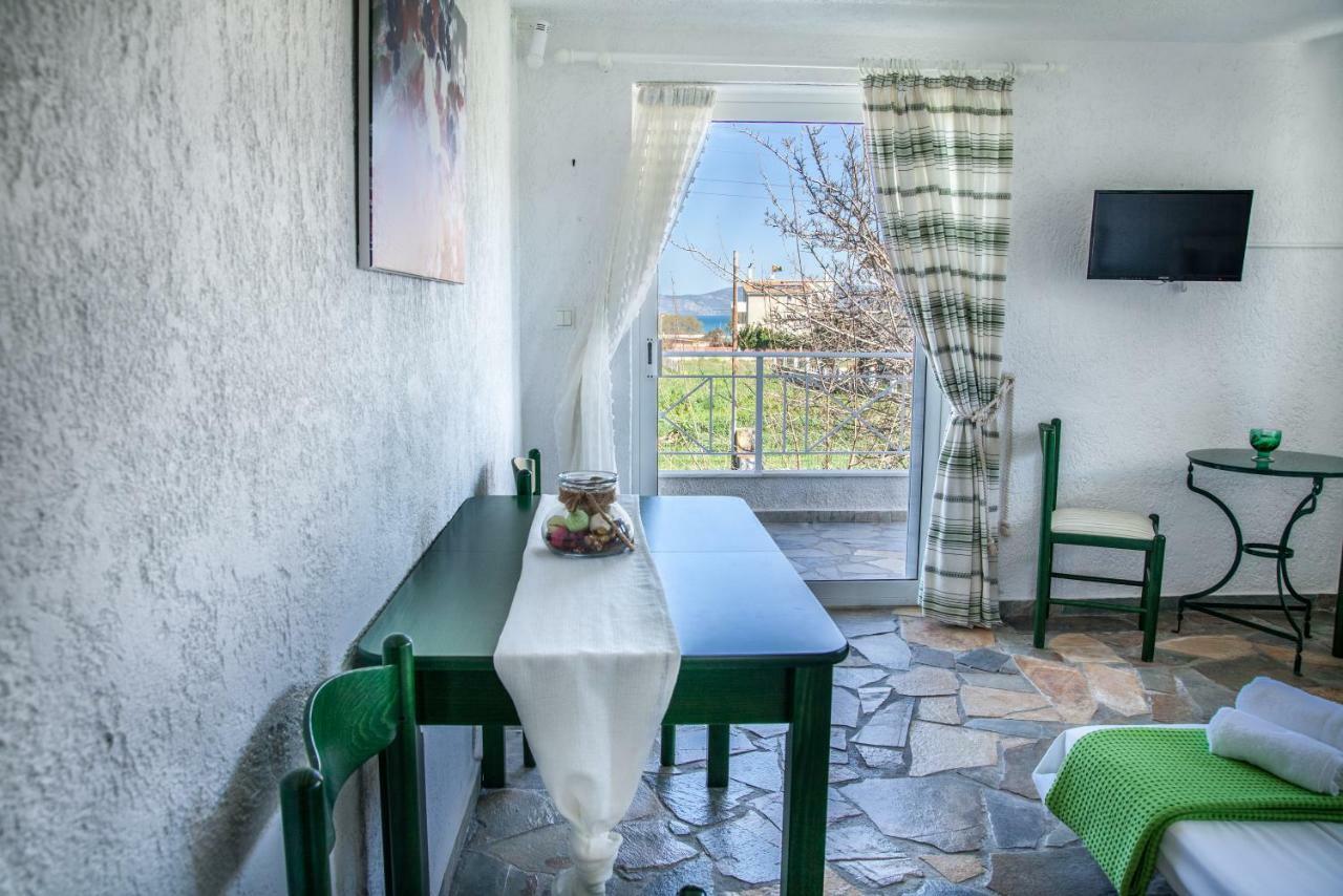 Phoenix Beachside Apartament *